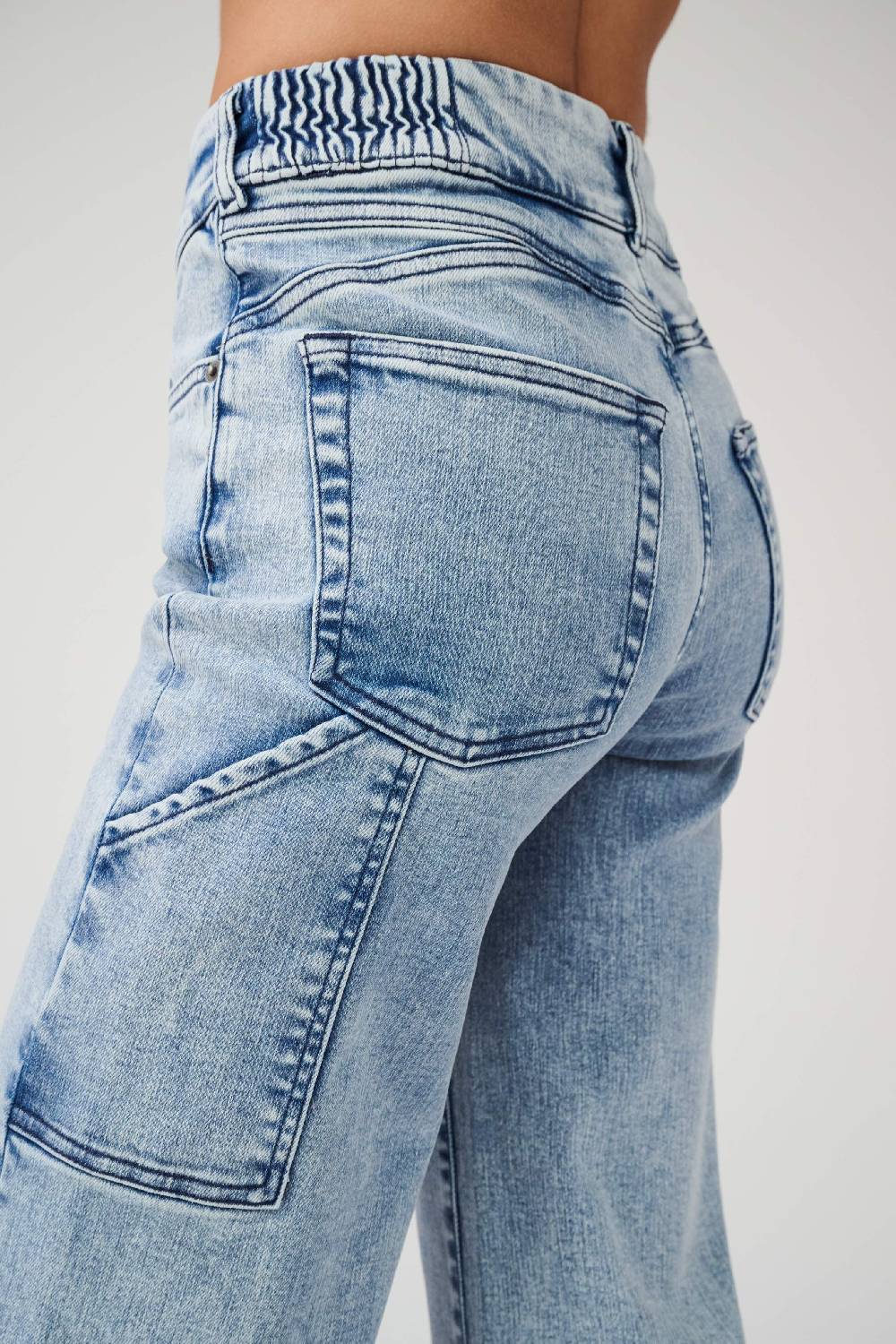 Item M6 Wide Legged High Rise Denim Tiefpreis