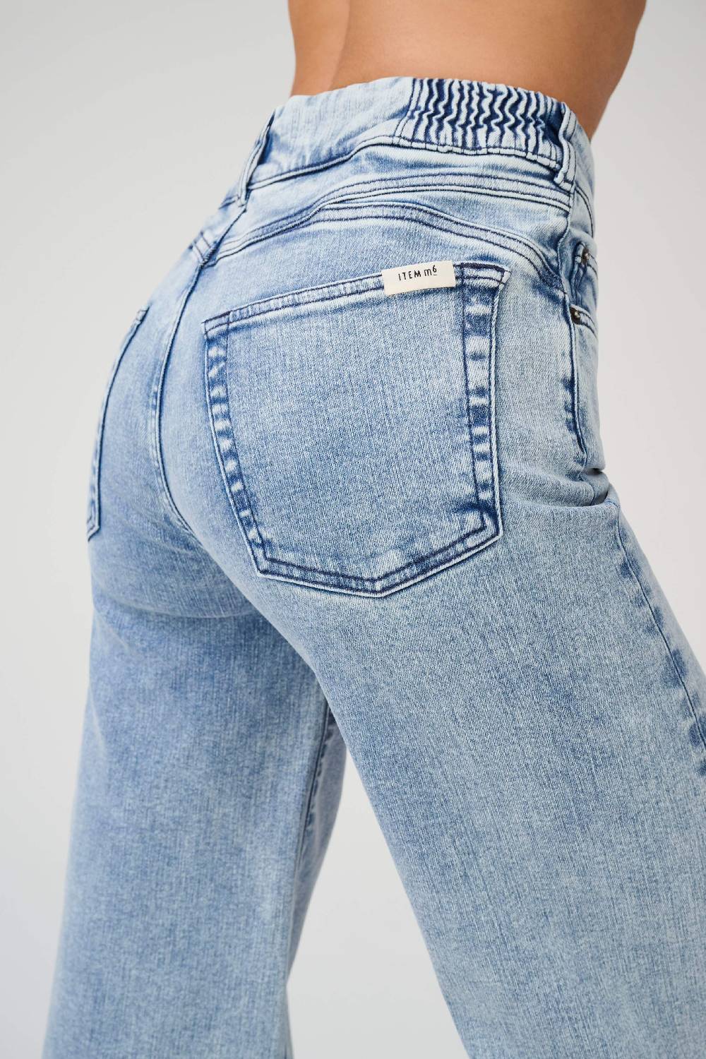 Item M6 Wide Legged High Rise Denim Tiefpreis