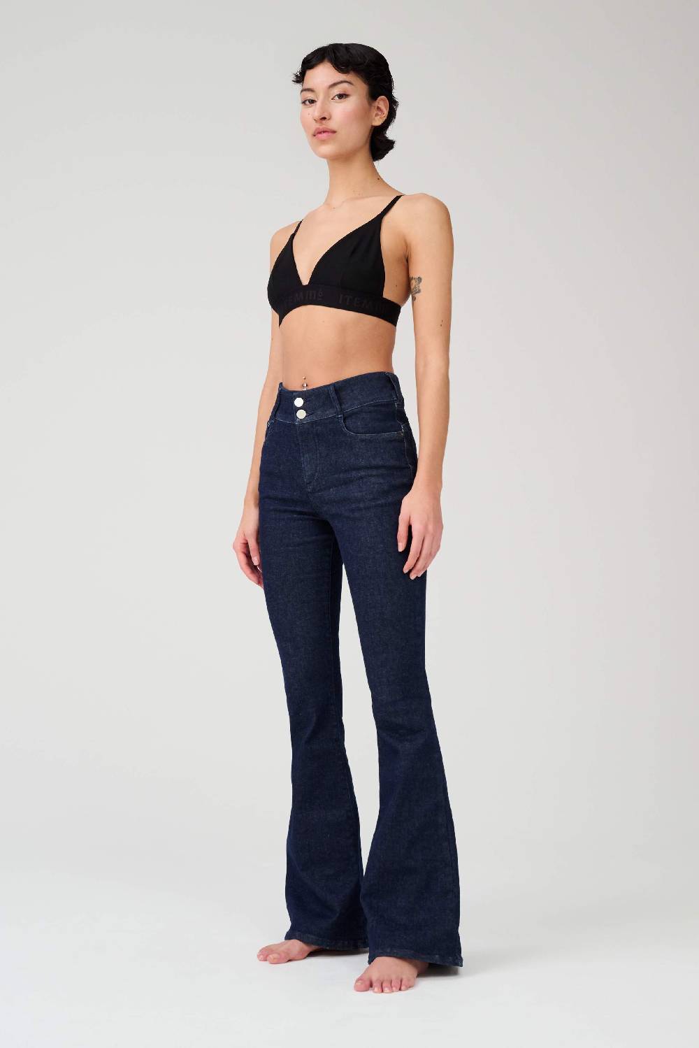Item M6 Flared High Rise Denim Super Sparpreis