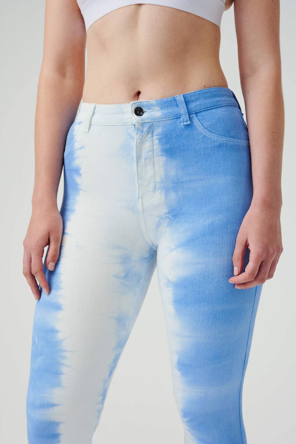 Item M6 Cropped High Rise Pants 50% Rabatt mit kostenlosem Versand
