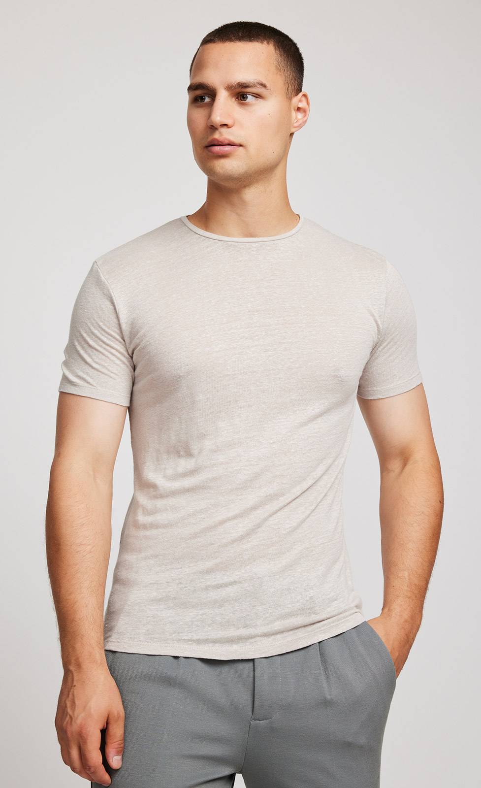 Kiefermann Laine Leinen Rundhals-T-Shirt im Angebot