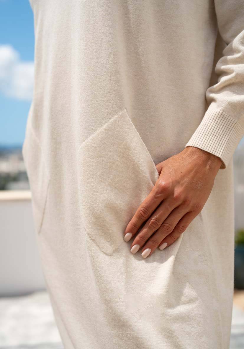 Miss Goodlife Dress Knitted V-Neck with pockets – creme Cyber Monday