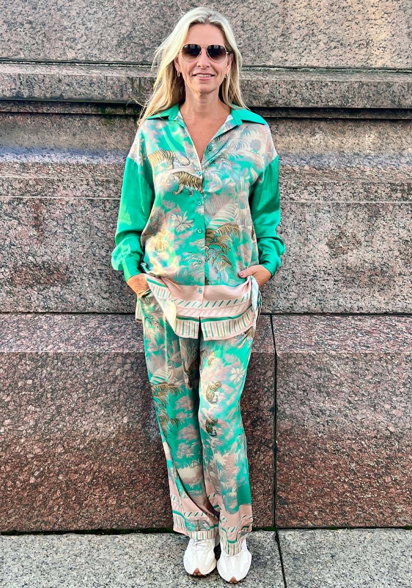 Miss Goodlife Blouse Tiger in the jungle – green Tägliche Deals