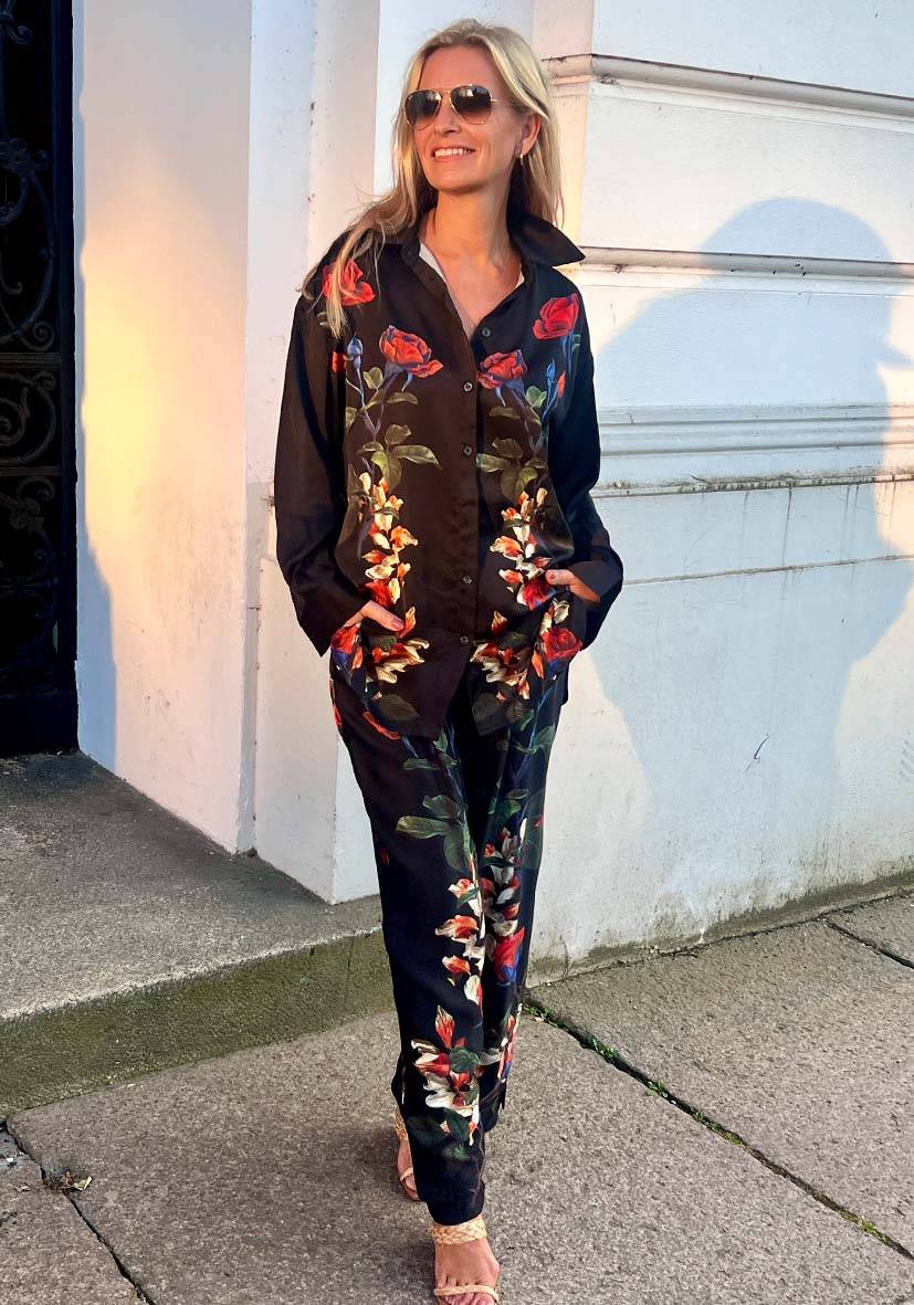 Miss Goodlife Blouse Roses black Letzte 3 Tage