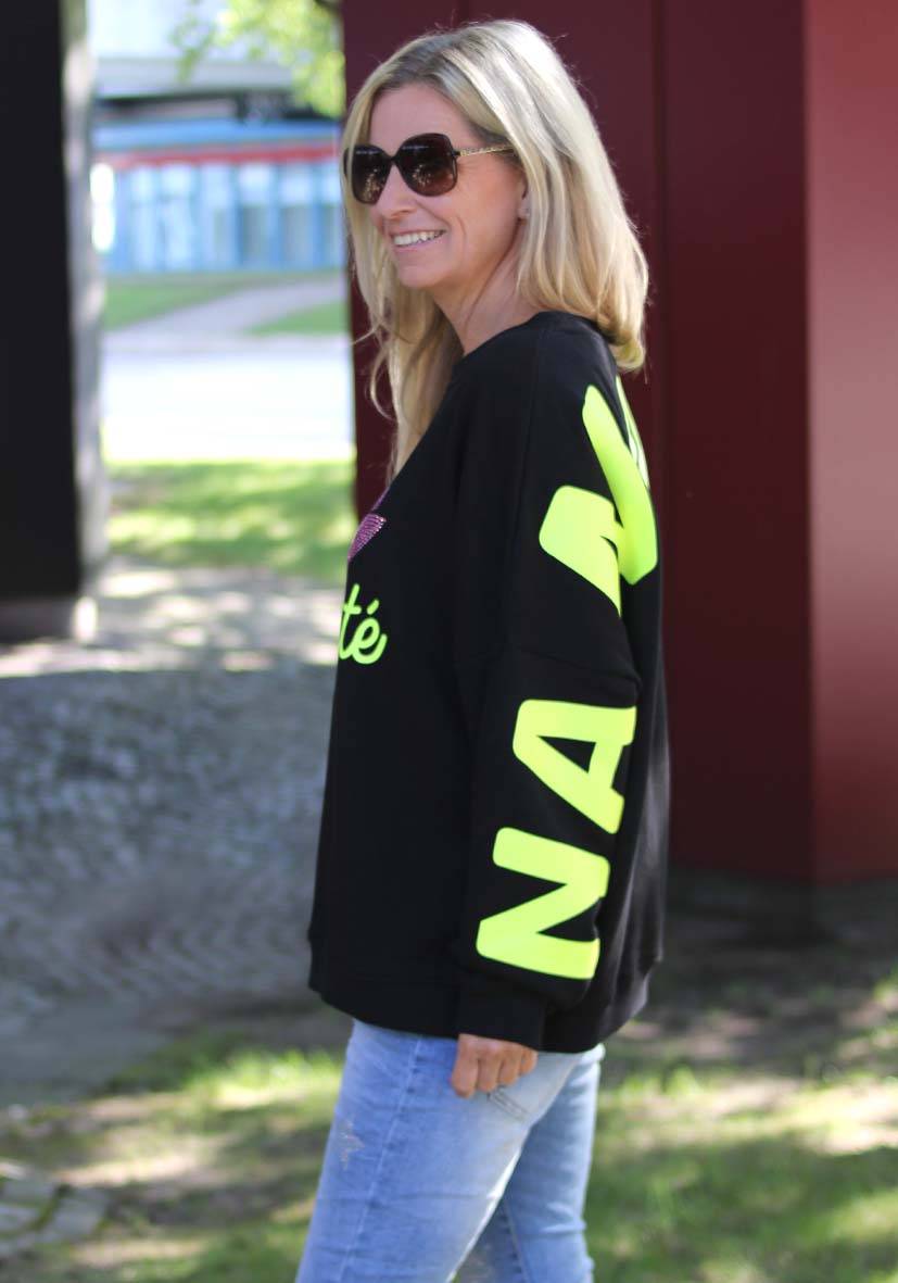 Miss Goodlife Roundneck Double Namasté Strass – black 2025