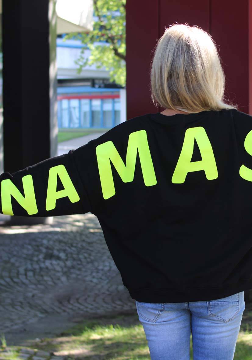 Miss Goodlife Roundneck Double Namasté Strass – black 2025