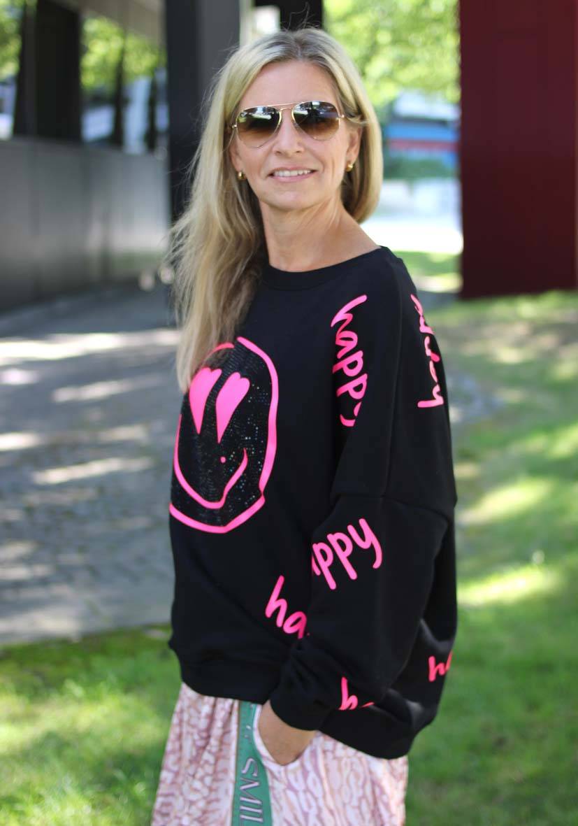 Miss Goodlife Roundneck Happy Heartface Strass – black JETZT KAUFEN