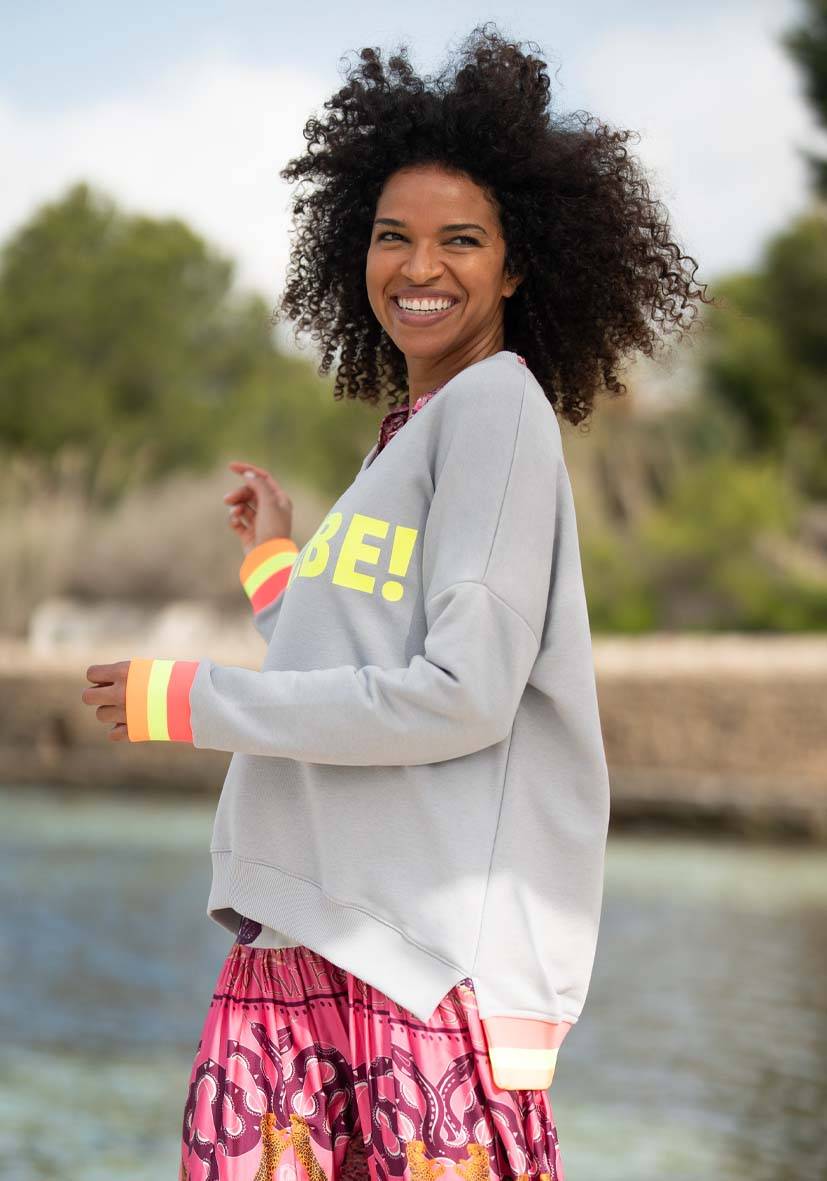 Miss Goodlife V-Neck L(i)ebe – grey Outlet