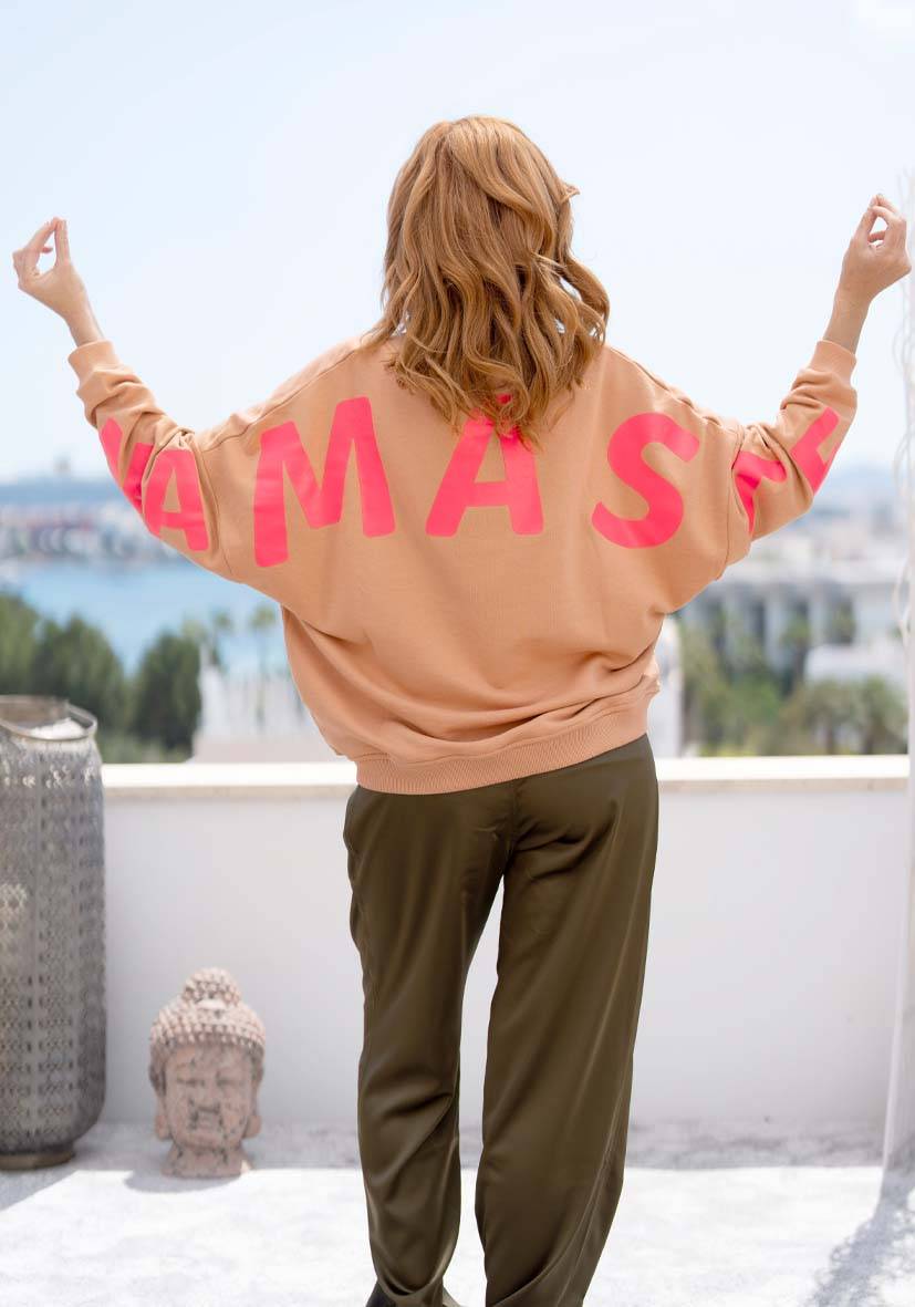 Miss Goodlife Roundneck Double Namasté Strass – puder Kostenloser Versand