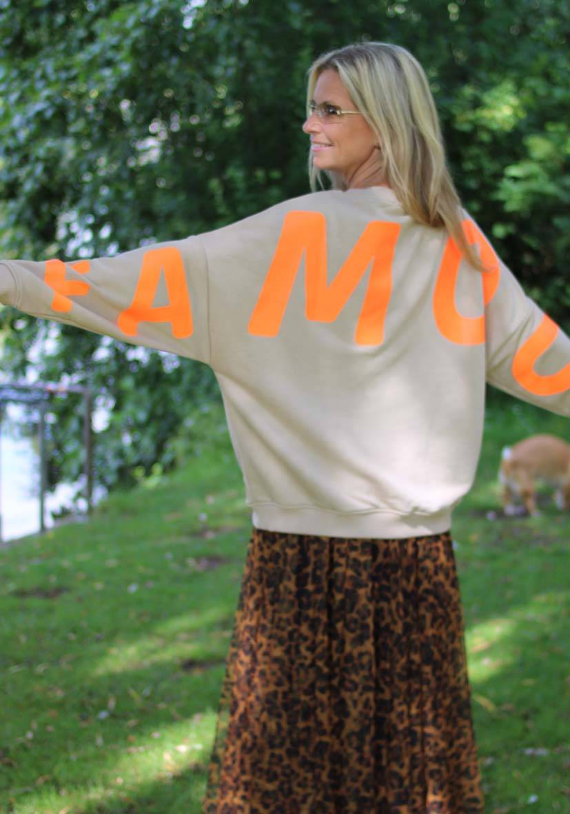 Miss Goodlife Roundneck Famous Heartface Strass – sand Cyber Monday