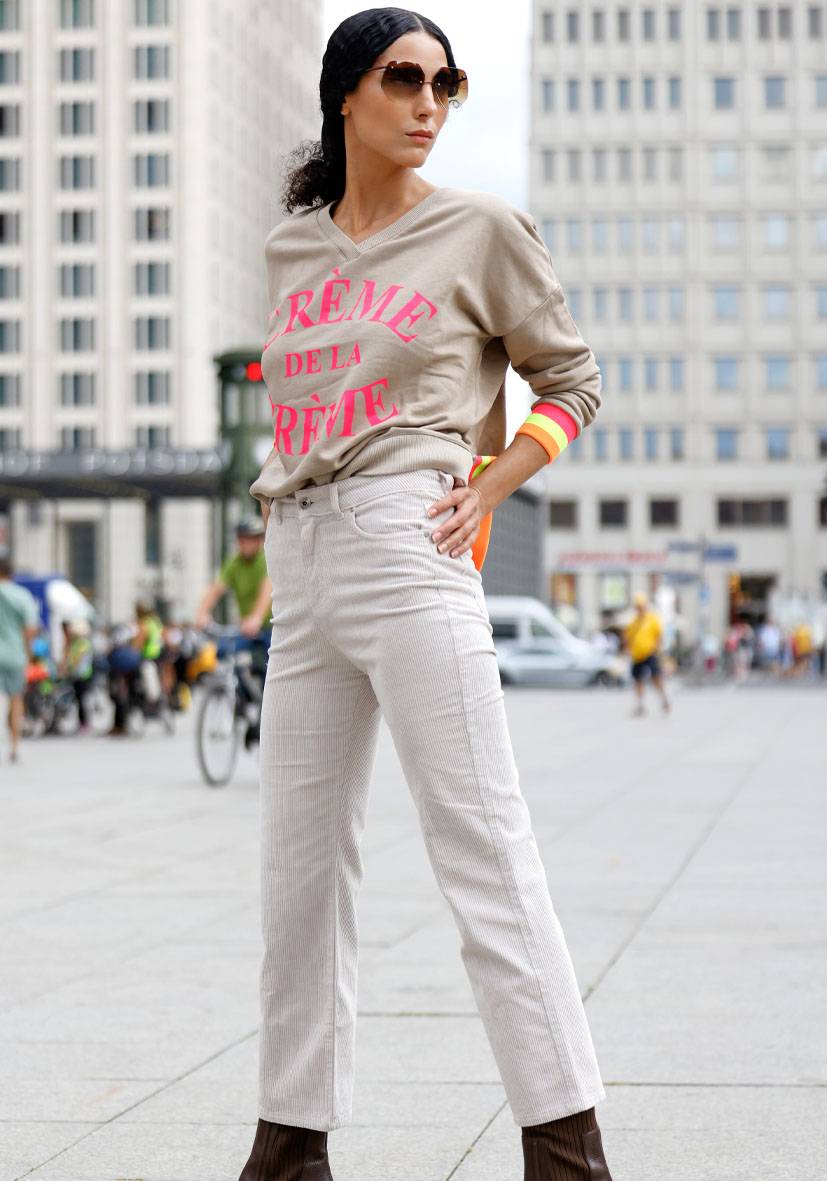 Miss Goodlife V Neck Crème de la Crème – sand/neonpink VIP-Rabatte