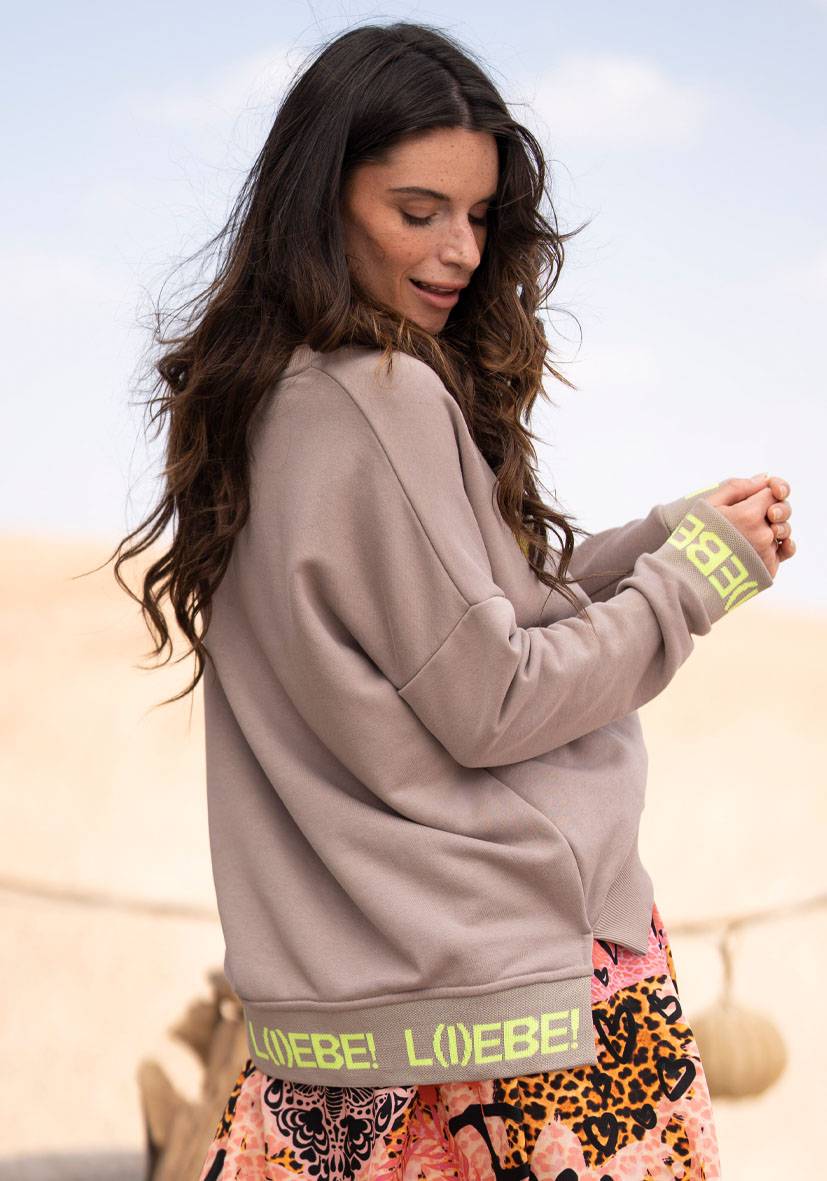 Miss Goodlife V-Neck L(i)ebe Strass – sand/neonyellow Bis zu 65% Rabatt