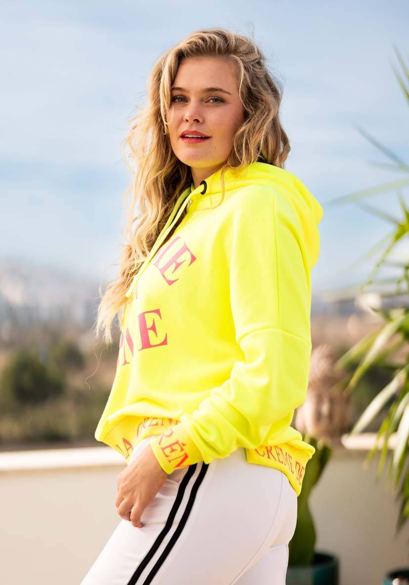 Miss Goodlife Hoodie Crème de la Crème – neonyellow zollfrei