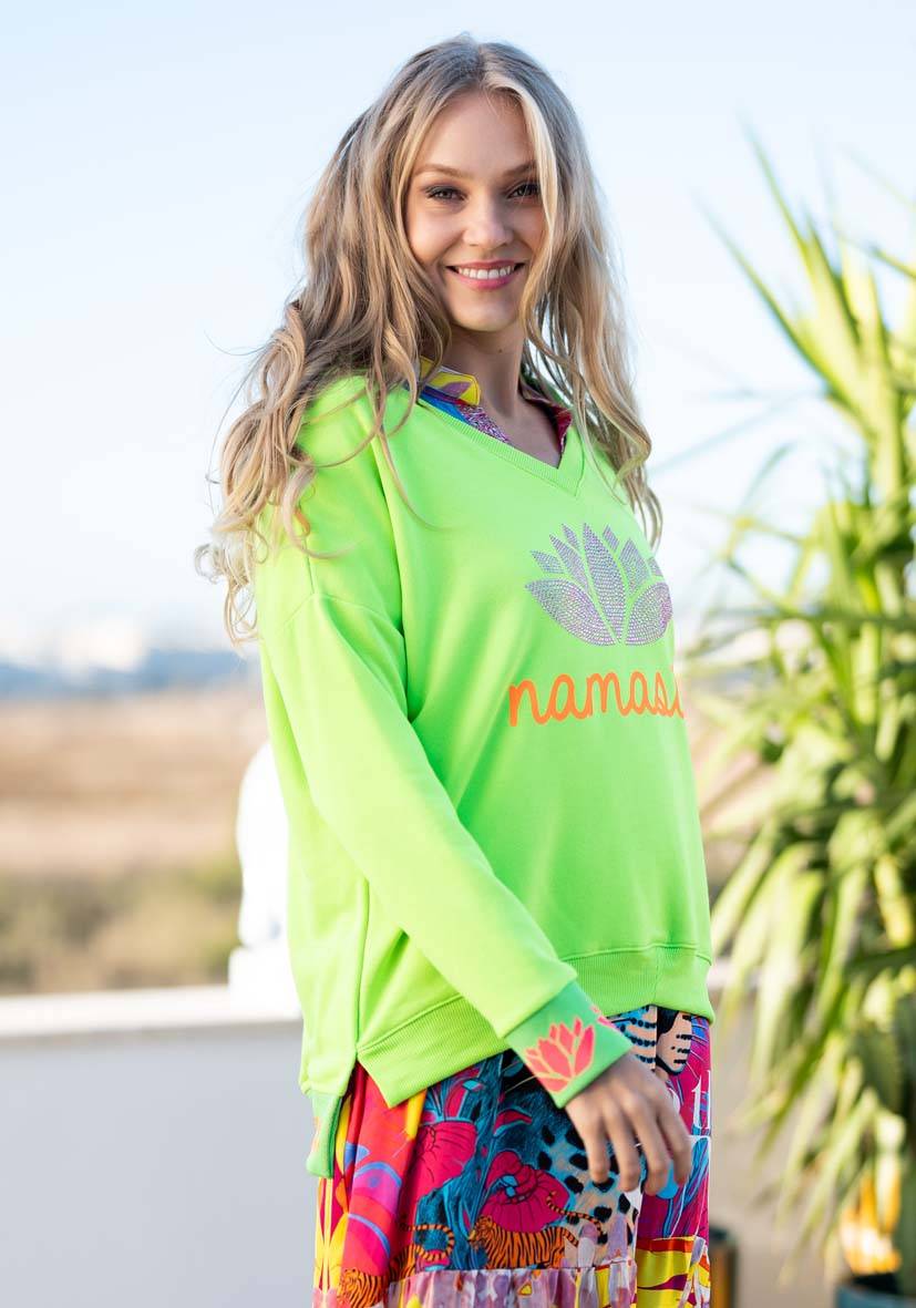 Miss Goodlife V-Neck Namasté Strass – neongreen/neonorange im Angebot