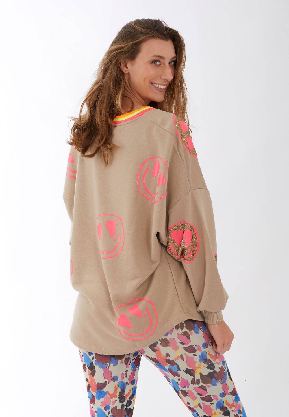 Miss Goodlife V-Neck Heartface Strass – sand Günstiger Verkauf