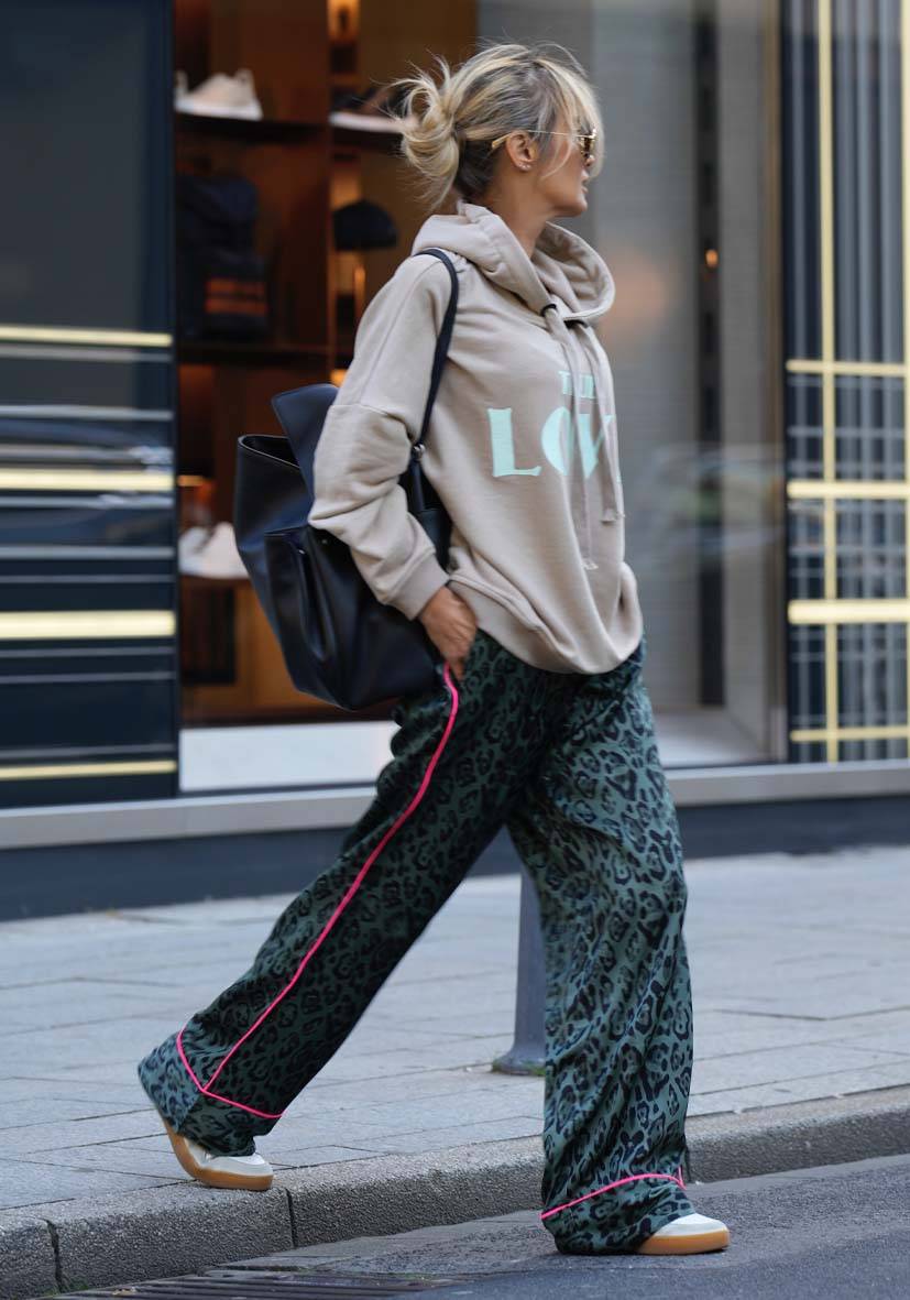 Miss Goodlife Pants Leo Love – green Fabrikpreis