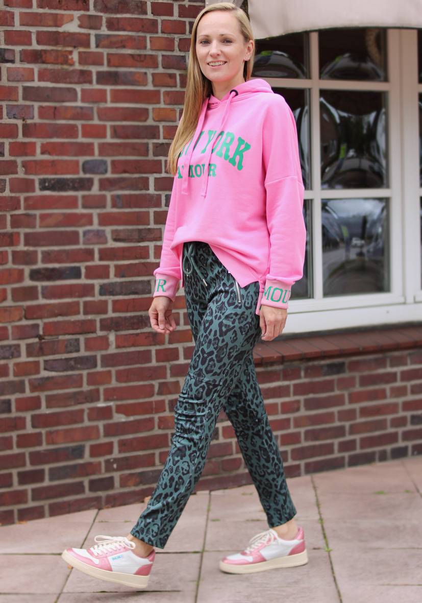 Miss Goodlife Jog-Pants Fancy Leo – green Lagerräumung