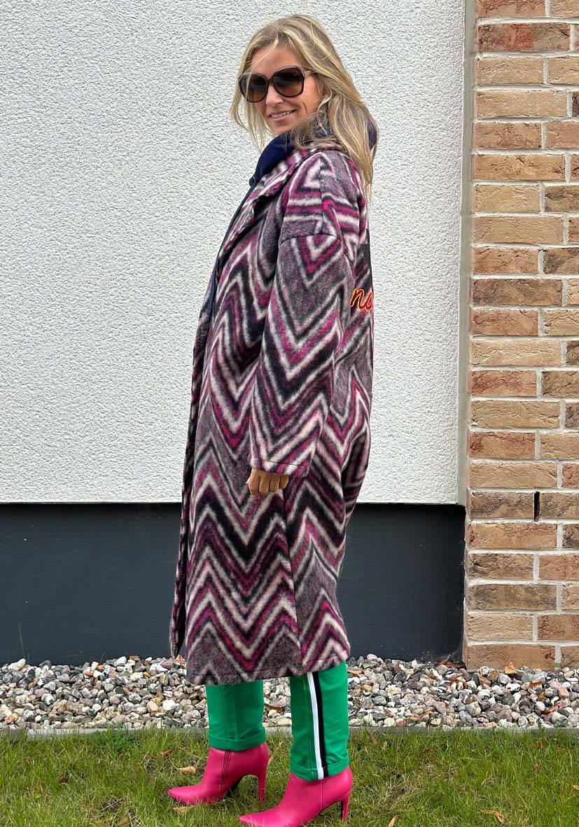 Miss Goodlife Mantel Namasté Zig Zag – black/berry/sand Nur noch ein Tag übrig