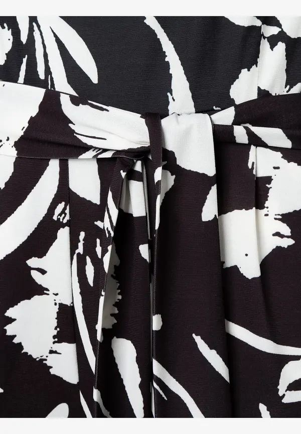 More & More Jersey Jumpsuit, schwarz/ecru, Frühjahrs-Kollektion Nur noch ein Tag übrig