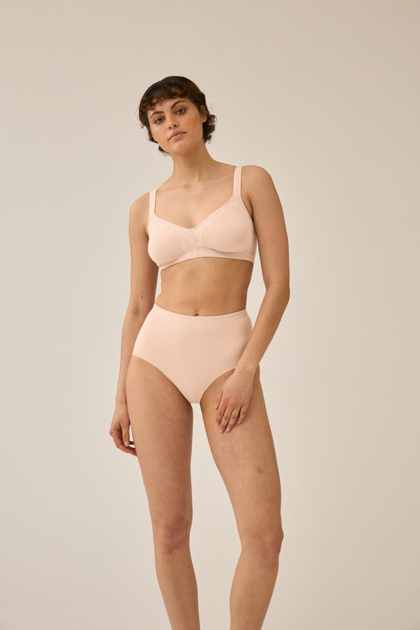 Naturana Minimizer und Side Smoother BH mit Spitze - Light Beige Blitzangebot