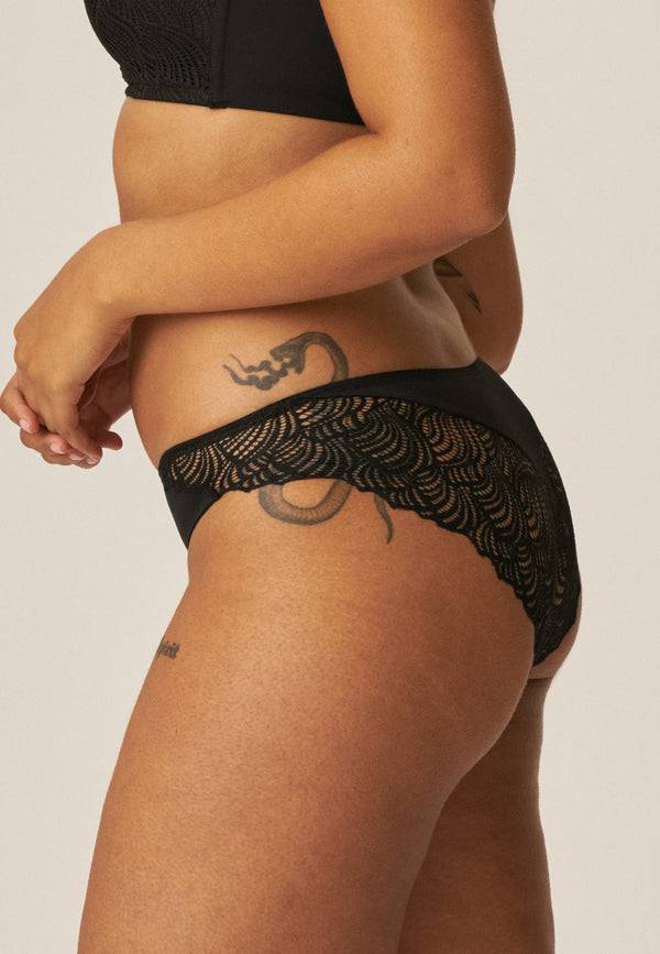 Naturana Slip mit Spitzendetails - Schwarz zollfrei