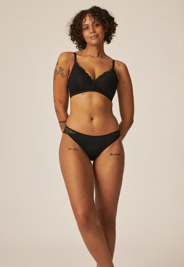 Naturana Slip mit Spitzendetails - Schwarz zollfrei