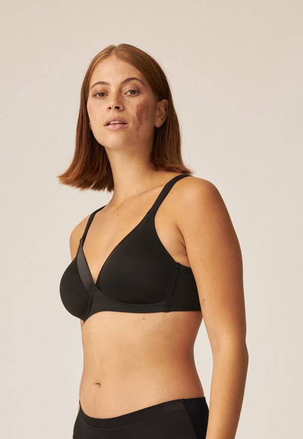 Naturana Bügelloser BH mit Schale und Glanzband - Schwarz Outlet