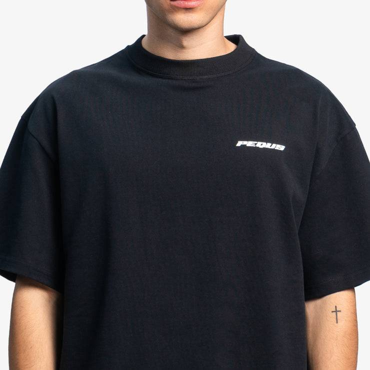 Pequs Plágia Chest Logo T-Shirt Nur noch ein Tag übrig