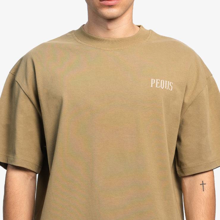 Pequs Chest Logo T-Shirt Kauf eins, bekomm eins gratis