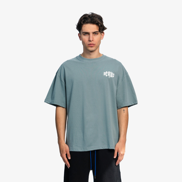 Pequs Mythic Chest Logo T-Shirt Tägliche Deals