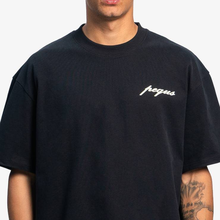 Pequs A Paradise Beach Club Back Logo T-Shirt Sonderangebot der Fabrik