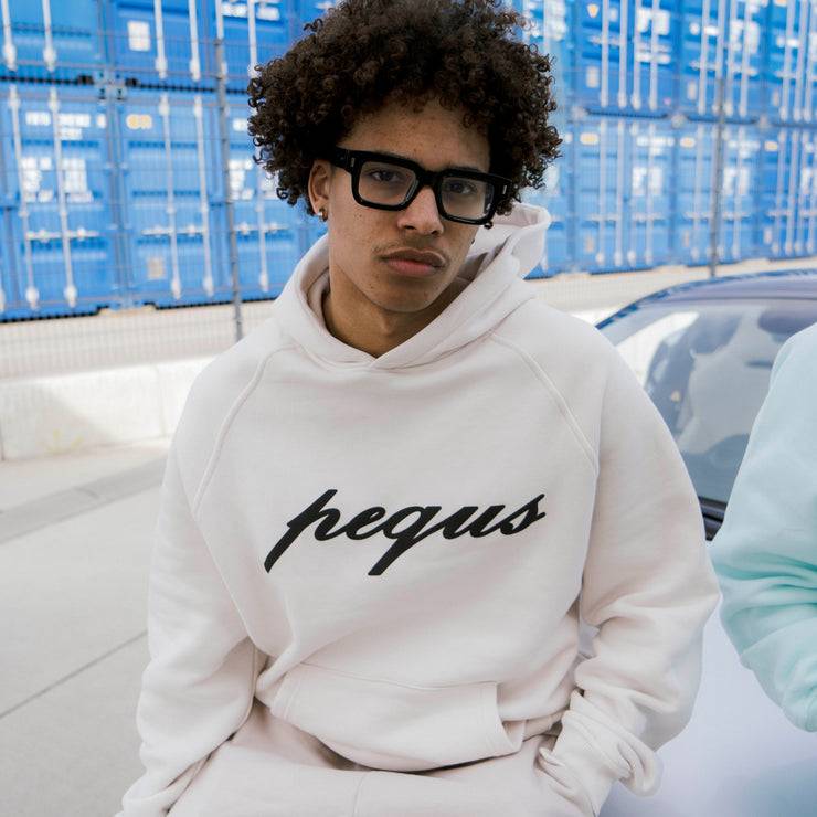 Pequs PEQUS Front Logo Hoodie 50% Rabatt für begrenzte Zeit