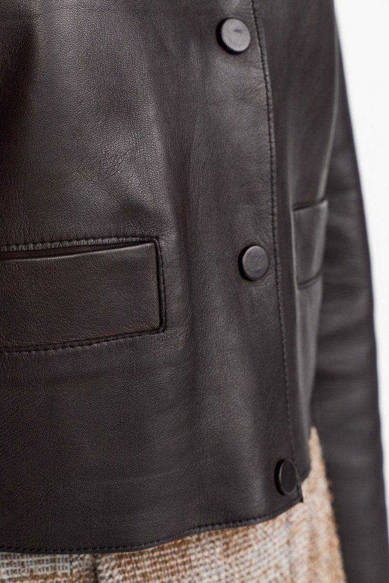 Eich & Royal Kurze Lederjacke mit Druckknöpfen VIP-Rabatte