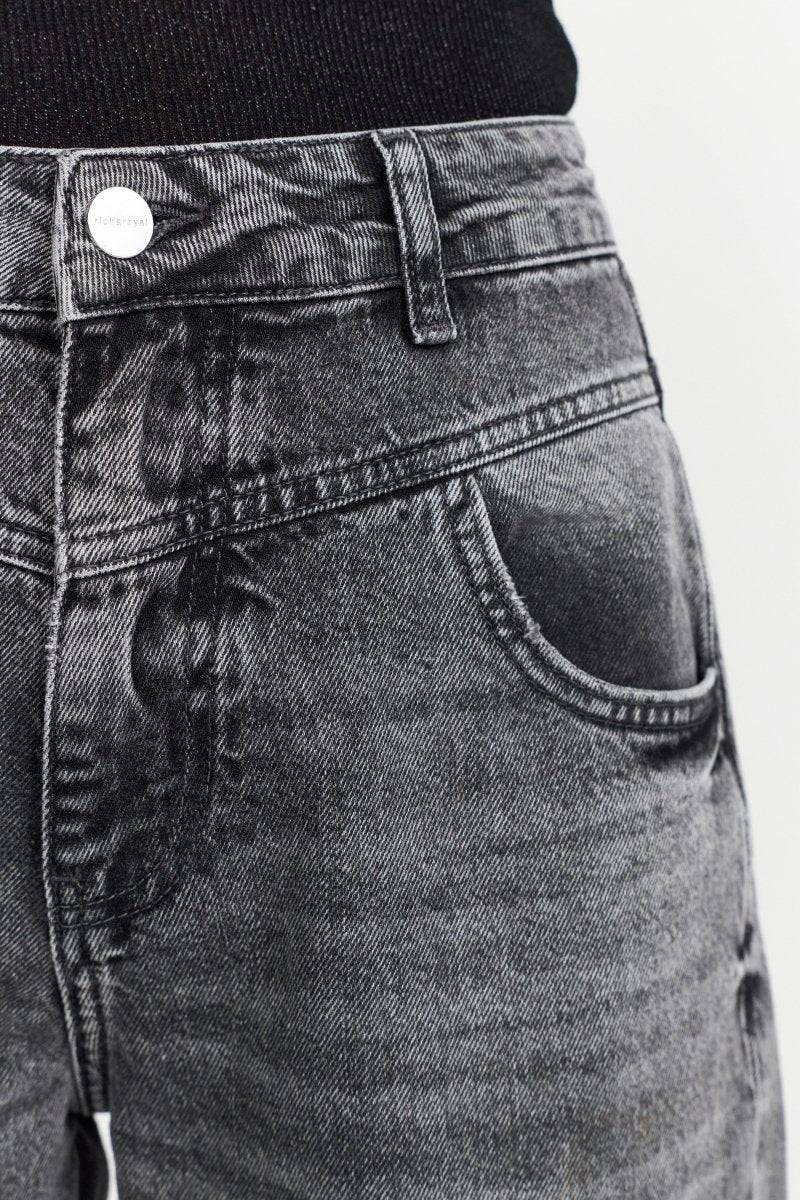 Eich & Royal Denim im Slouchy-Fit Lagerräumung
