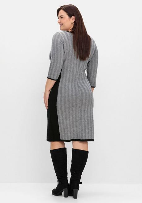 sheego Strickkleid im Fischgrätmuster, mit Kontrastdetails - schwarz-weiß sheego Meist gekauft
