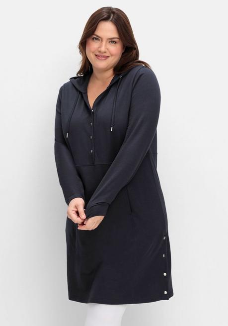 sheego Kapuzenkleid mit Seitenschlitzen und Knopfleiste - tiefblau sheego Valentinstagsangebot