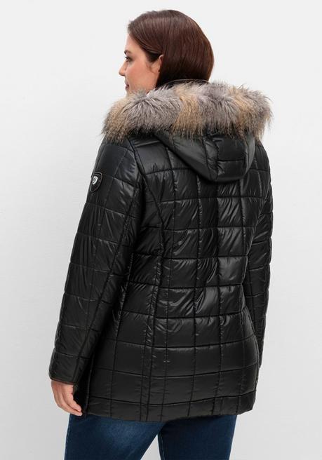 sheego Leicht glänzende Steppjacke mit Kunstfell-Kapuze - schwarz sheego Bis zu 50% Rabatt
