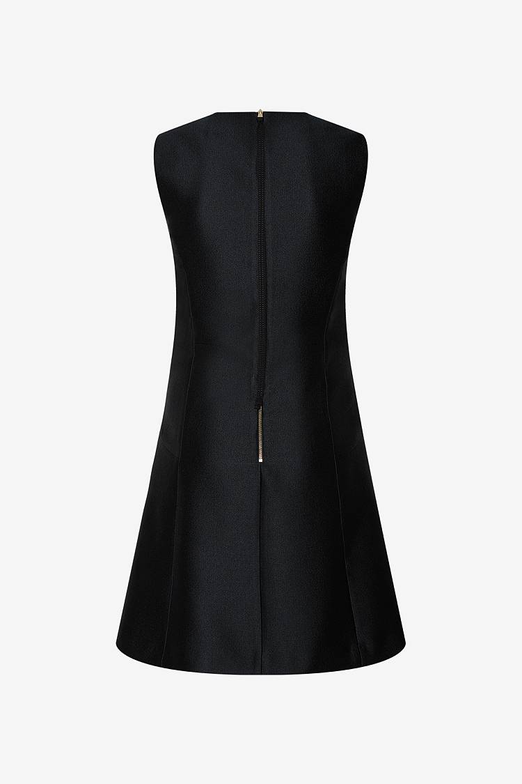Sly 010 Ärmelloses tailliertes Kleid mit Kellerfalte Top Angebot