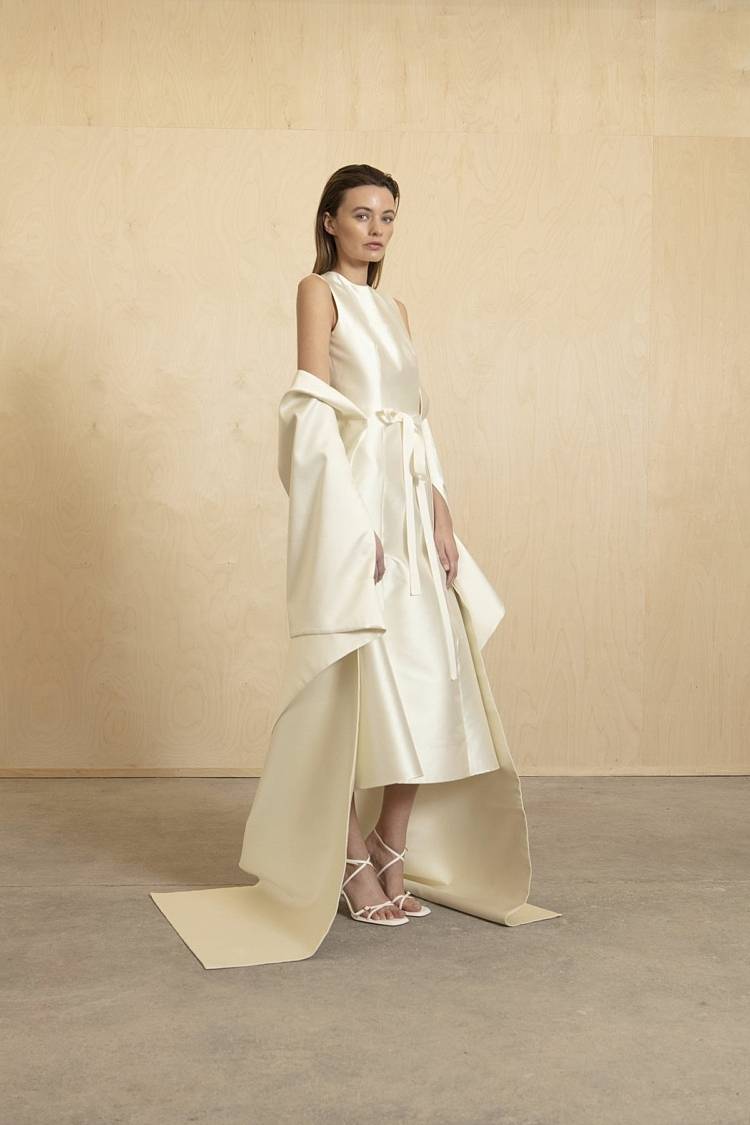 Sly 010 Brautkleid mit Raffungen Fabrikverkauf