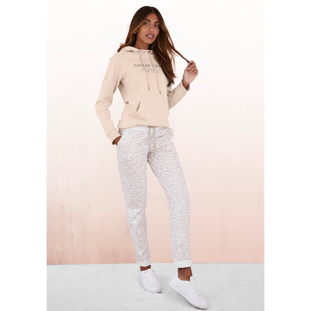 LASCANA Hoodie mit Kängurutasche Loungeanzug Kauf eins, bekomm eins gratis