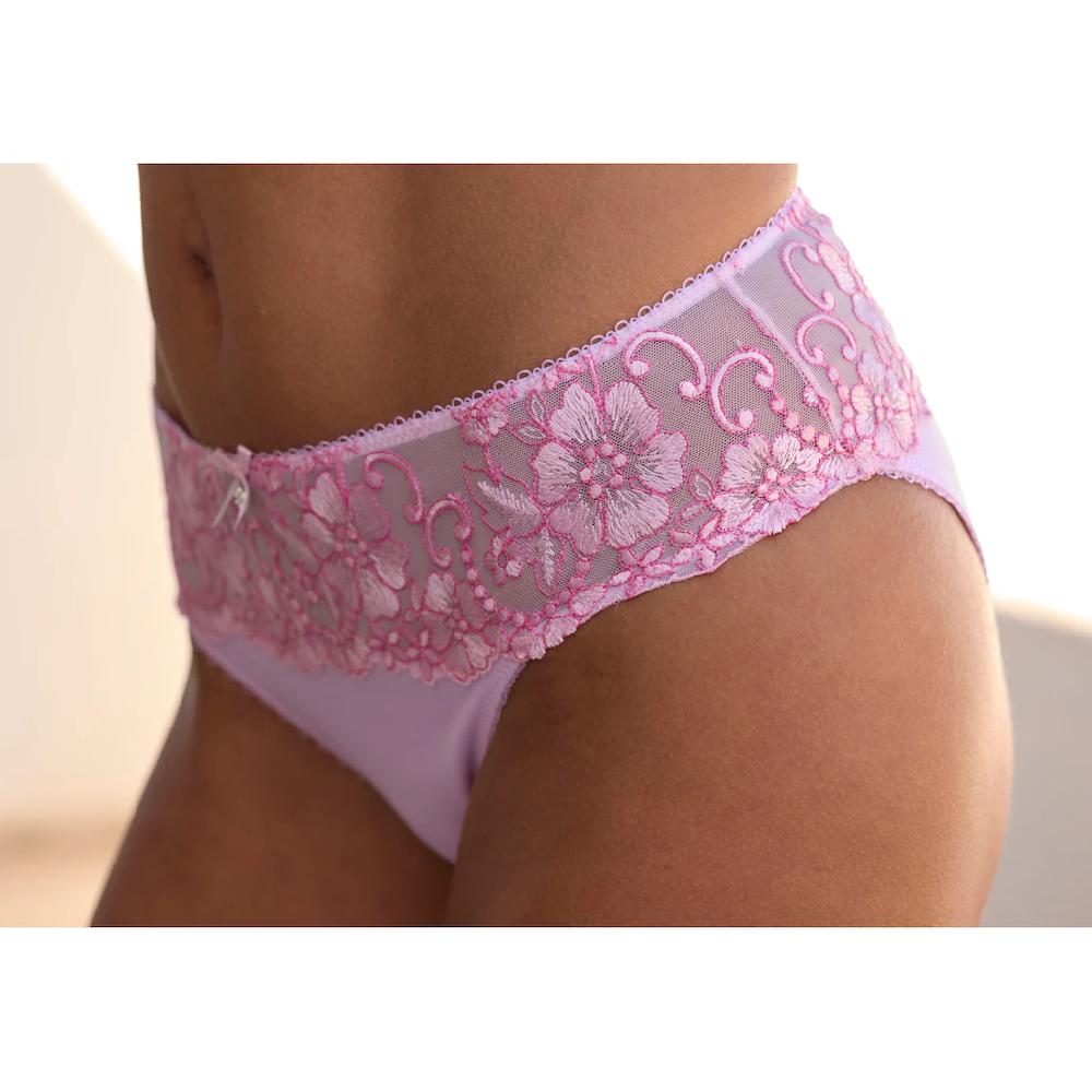 LASCANA Bikinislip »Wanda« mit Stickerei Spitze in floraler Optik online kaufen Exklusive Angebote