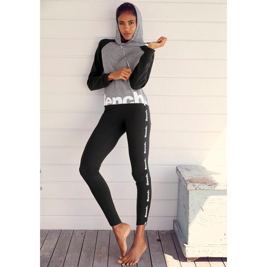Bench. Loungewear Kapuzensweatshirt mit farblich abgesetzten Ärmeln und Logodruck Loungeanzug Hoodie Vatertagsangebot