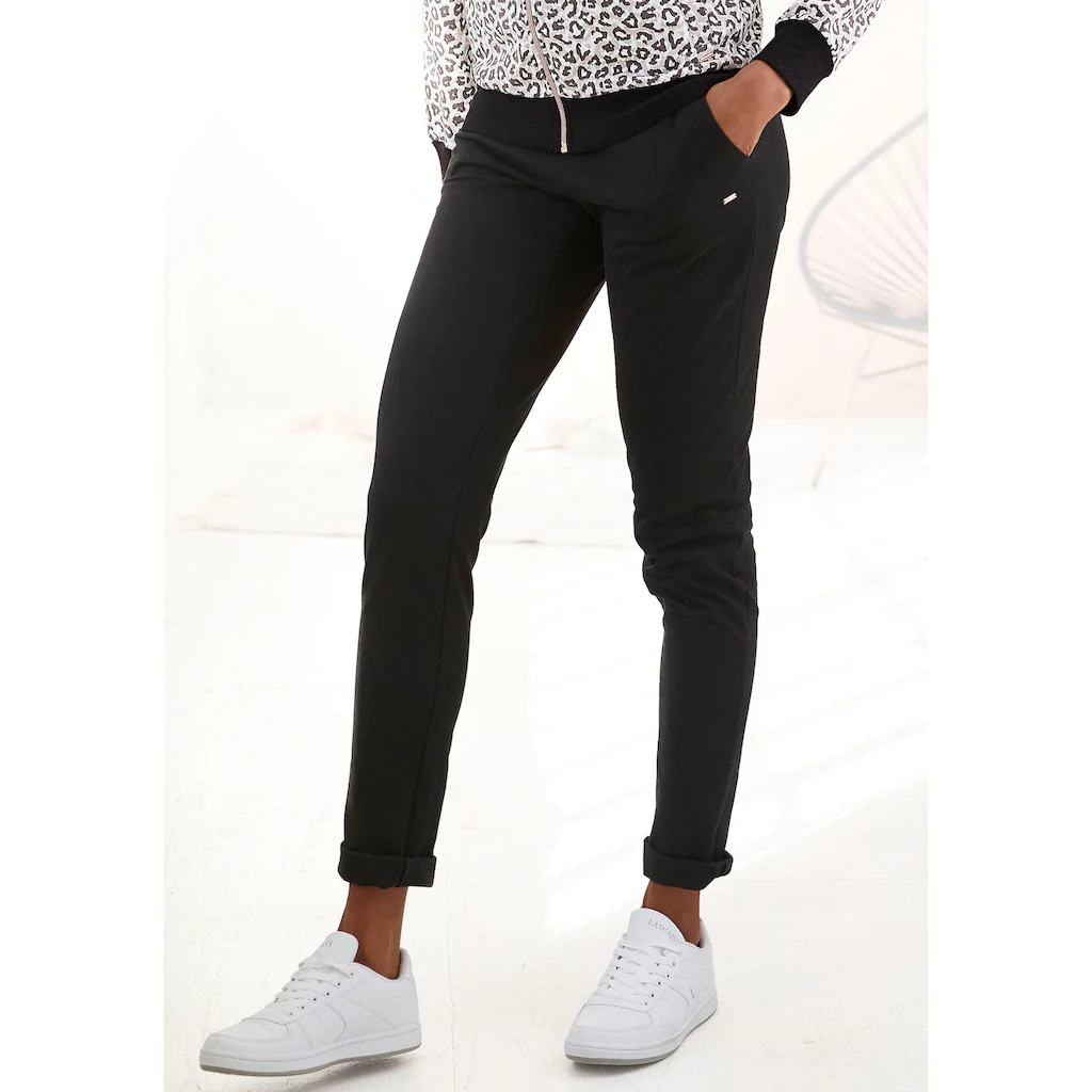 LASCANA Loungepants mit modischem Umschlagsaum Loungeanzug Fabrik Onlineshop